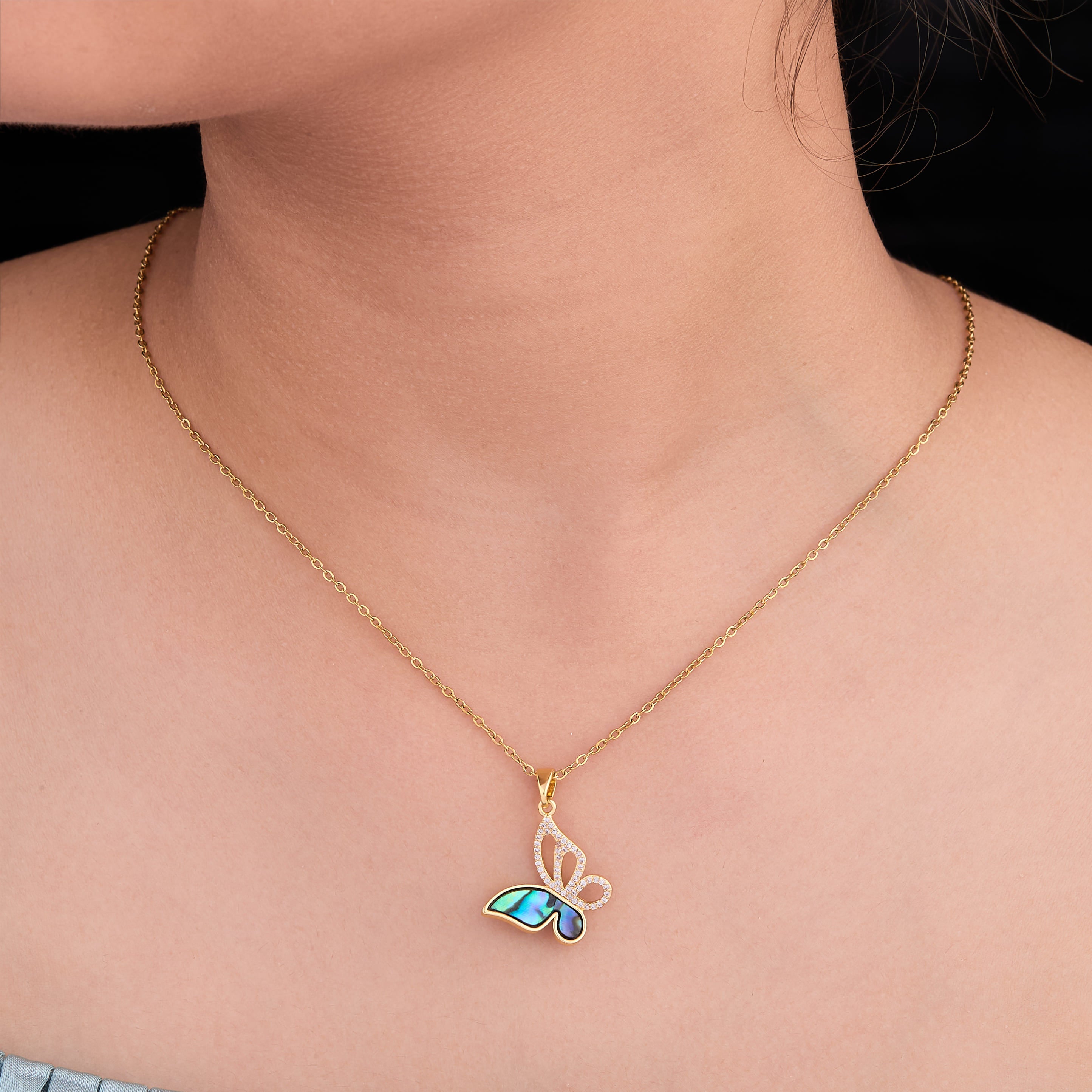 おすすめ【8 by YOOX】ANGEL & BUTTERFLIES NECKLACE ネックレス gold-butterfly-necklace-
