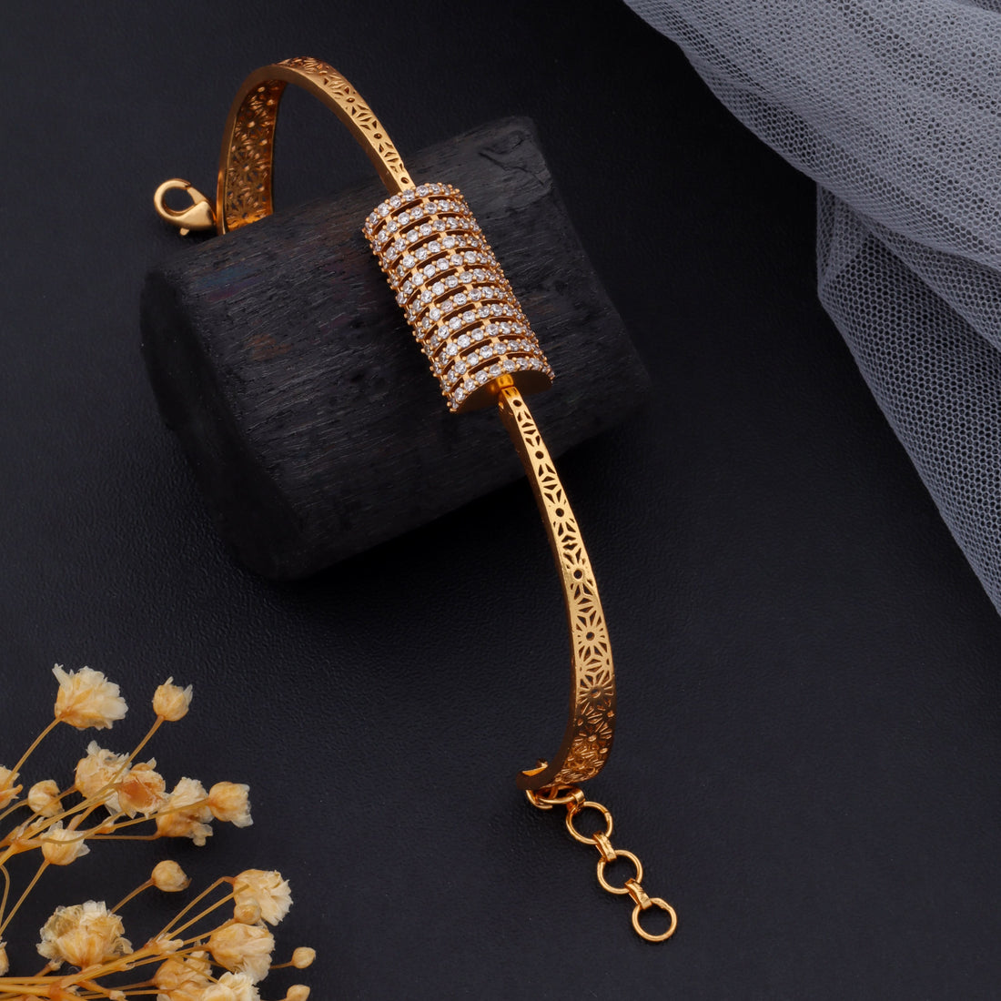 Eira Flow Bracelet