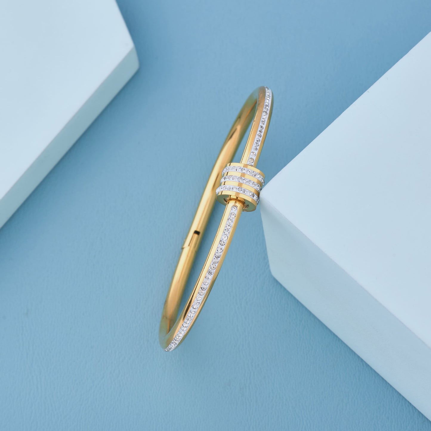 Secure Twist Bracelet