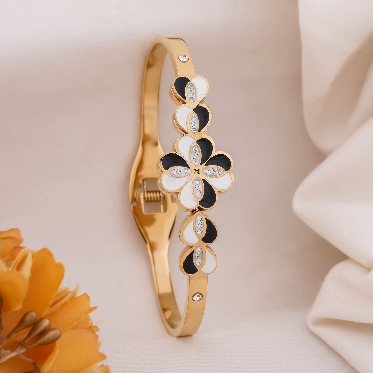 Elegant Bloom Bracelet