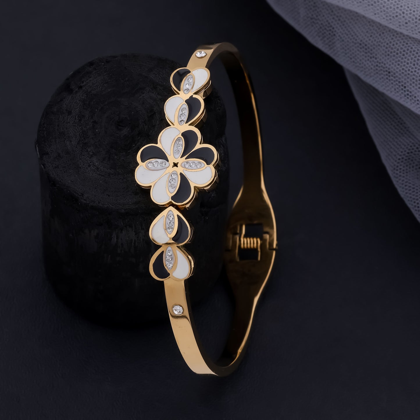 Elegant Bloom Bracelet