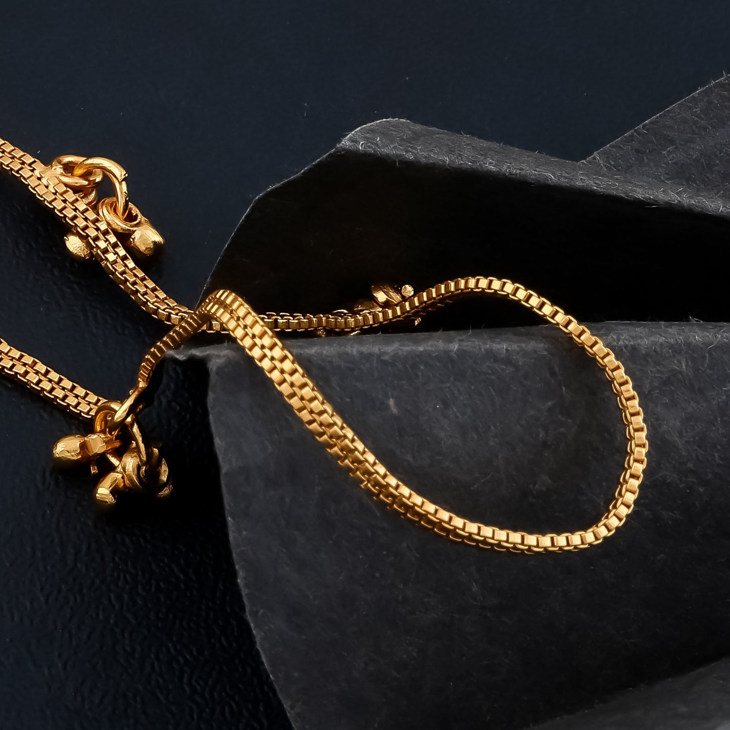 Elegant Floral Pocha