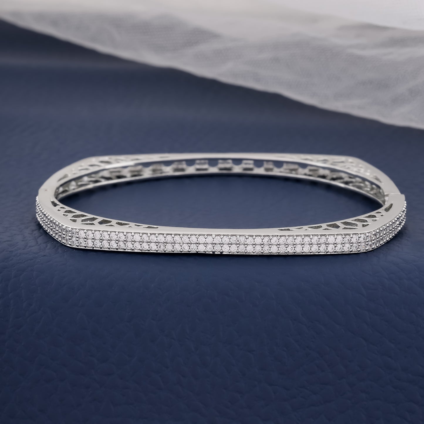 Timeless Glow Bracelet