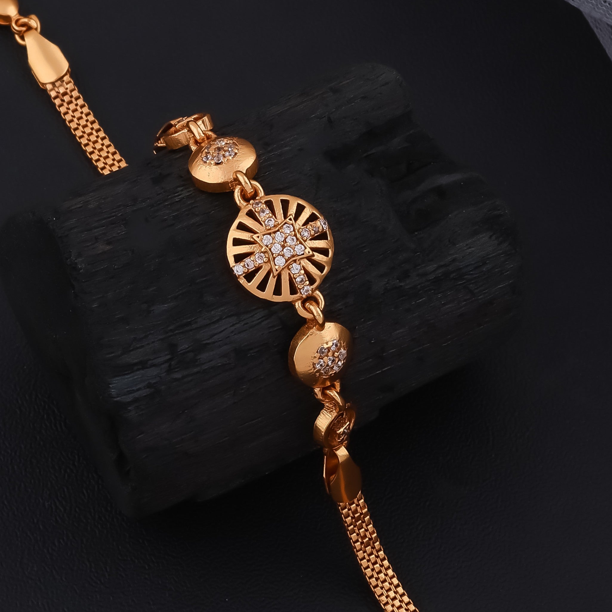 Luxe Linework Bracelet