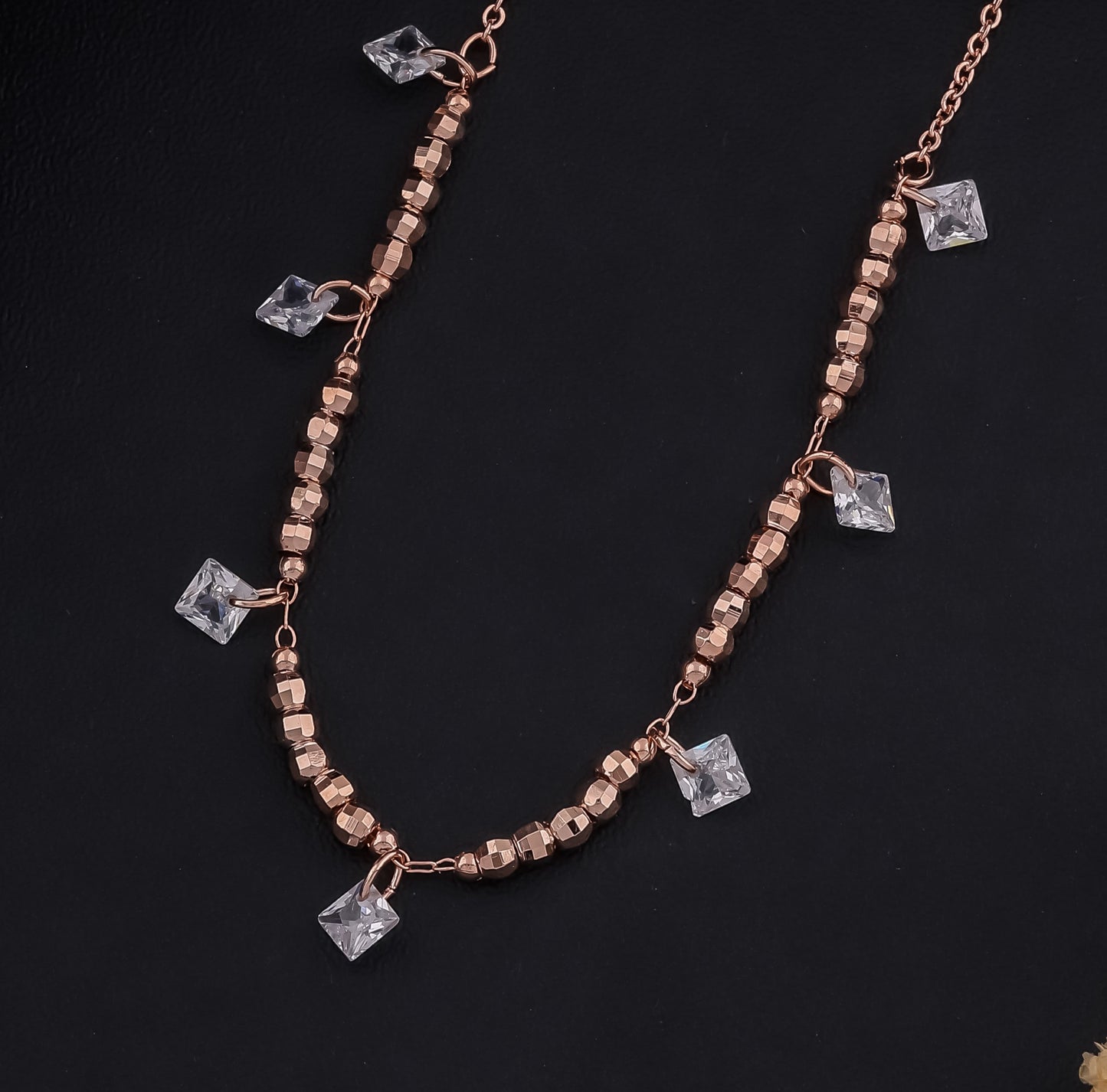 Taarini Square Necklace