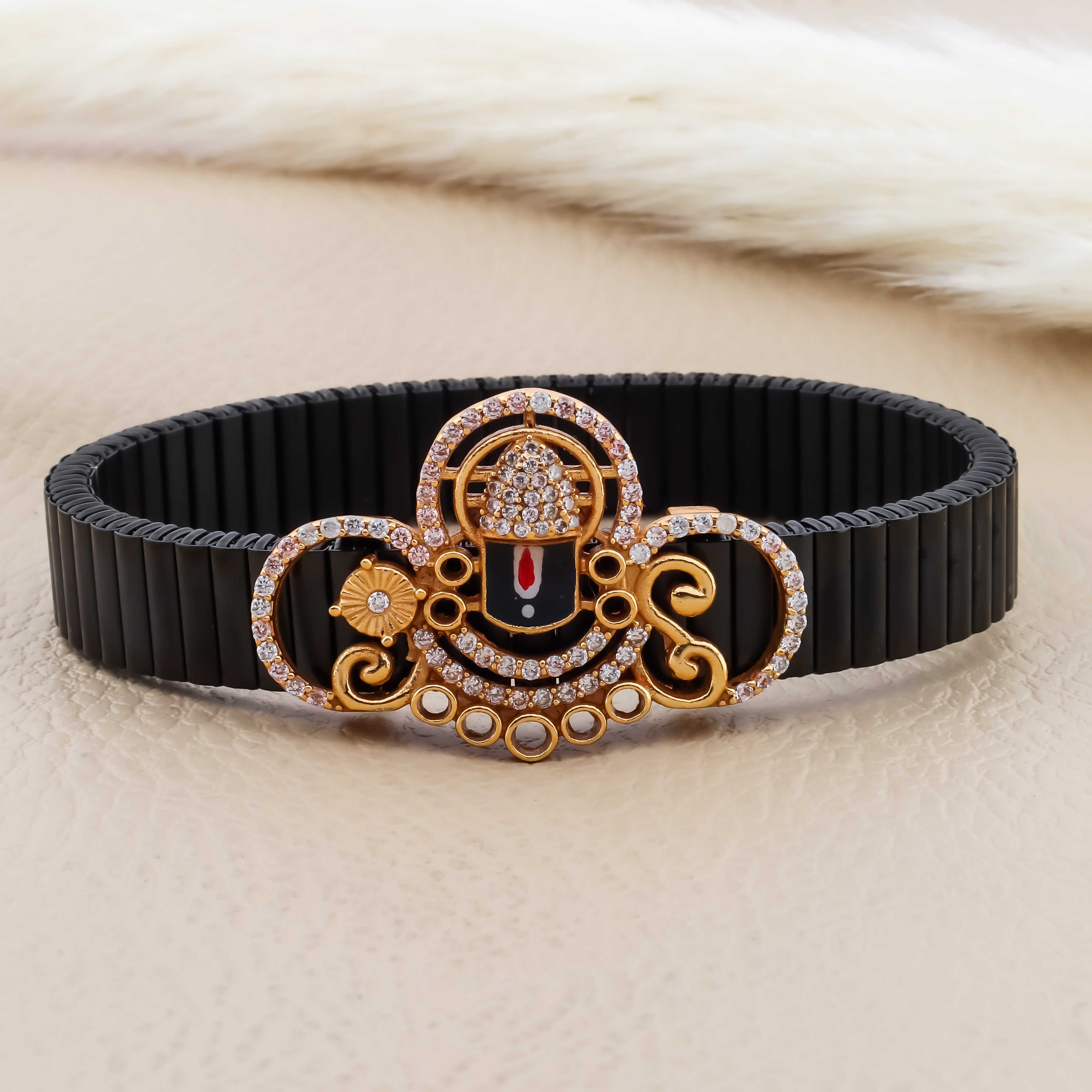 Men’s Waterproof bracelet detail showing anti-tarnish stainless steel Belt.